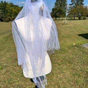 Wedding veil, used once great condition white